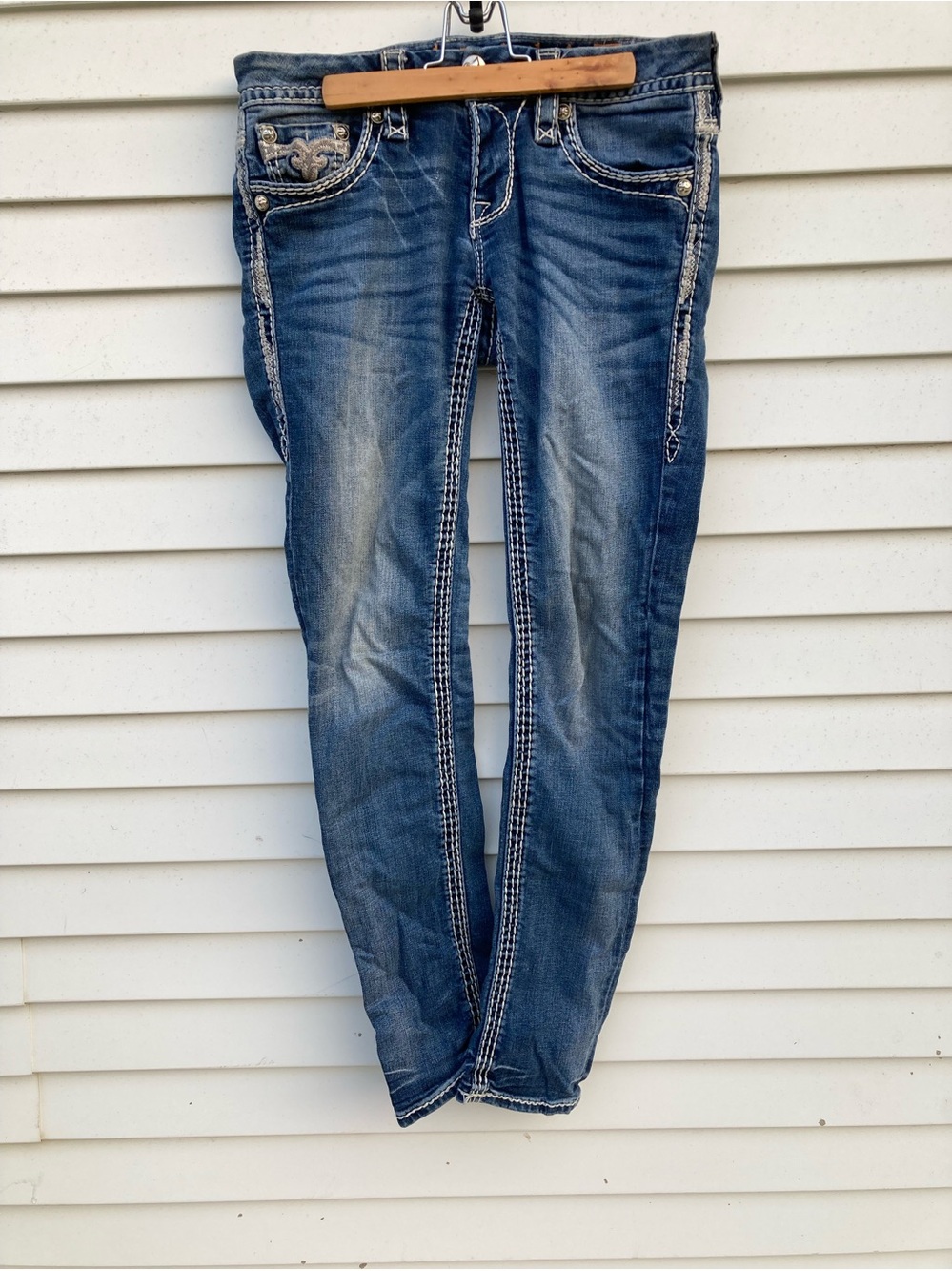 Rock Revival Jeans Women's Skinny Jeans in Dark Blue Wash
